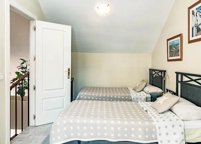 Spacious 2 Bedroom In Puerto Banus With A Private Terrace And Mountain Views * Марбелья