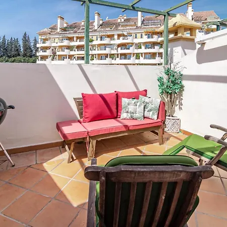 Spacious 2 Bedroom In Puerto Banus With A Private Terrace And Mountain Views Lejlighed Marbella