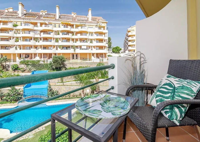 Spacious 2 Bedroom In Puerto Banus With A Private Terrace And Mountain Views アパート *