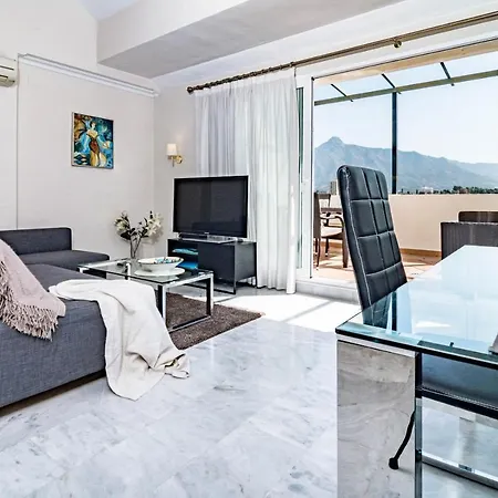 Apartament Spacious 2 Bedroom In Puerto Banus With A Private Terrace And Mountain Views
