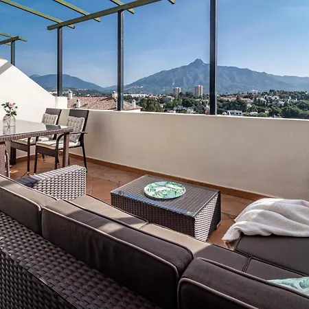 شقة Spacious 2 Bedroom In Puerto Banus With A Private Terrace And Mountain Views ماربيا