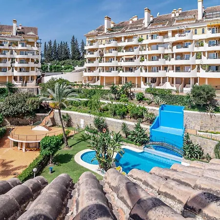 Spacious 2 Bedroom In Puerto Banus With A Private Terrace And Mountain Views Apartament Marbella