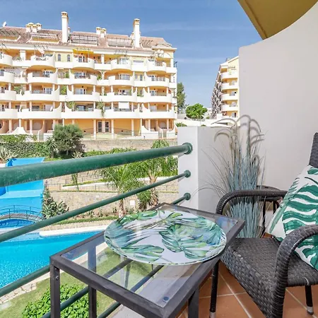 Spacious 2 Bedroom In Puerto Banus With A Private Terrace And Mountain Views Appartamento *