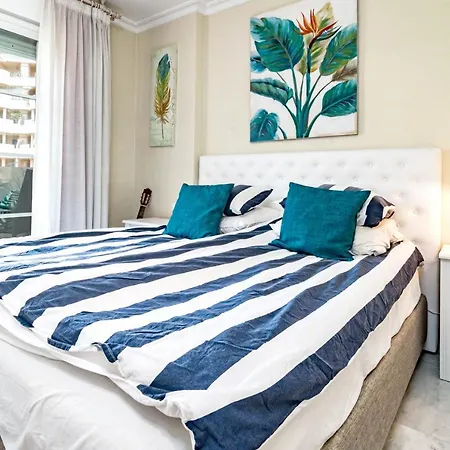 Spacious 2 Bedroom In Puerto Banus With A Private Terrace And Mountain Views Appartamento