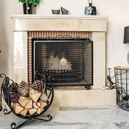 아파트 Spacious 2 Bedroom In Puerto Banus With A Private Terrace And Mountain Views *