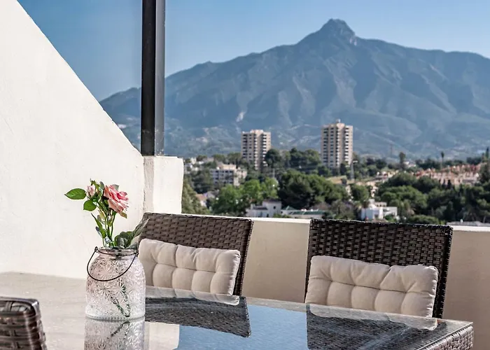 Apartmán Spacious 2 Bedroom In Puerto Banus With A Private Terrace And Mountain Views