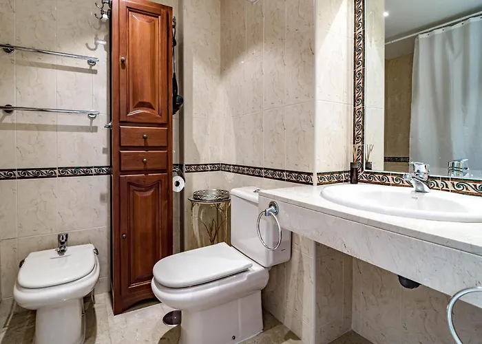 Spacious 2 Bedroom In Puerto Banus With A Private Terrace And Mountain Views Appartement Marbellac