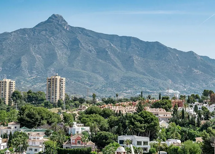 Spacious 2 Bedroom In Puerto Banus With A Private Terrace And Mountain Views * Marbella