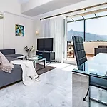 Apartament Spacious 2 Bedroom In Puerto Banus With A Private Terrace And Mountain Views