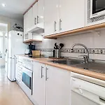 Spacious 2 Bedroom In Puerto Banus With A Private Terrace And Mountain Views Apartament