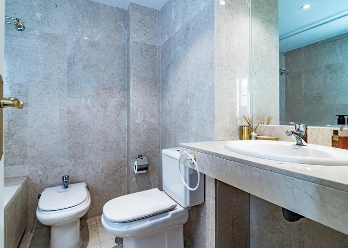 דירה Spacious 2 Bedroom In Puerto Banus With A Private Terrace And Mountain Views *